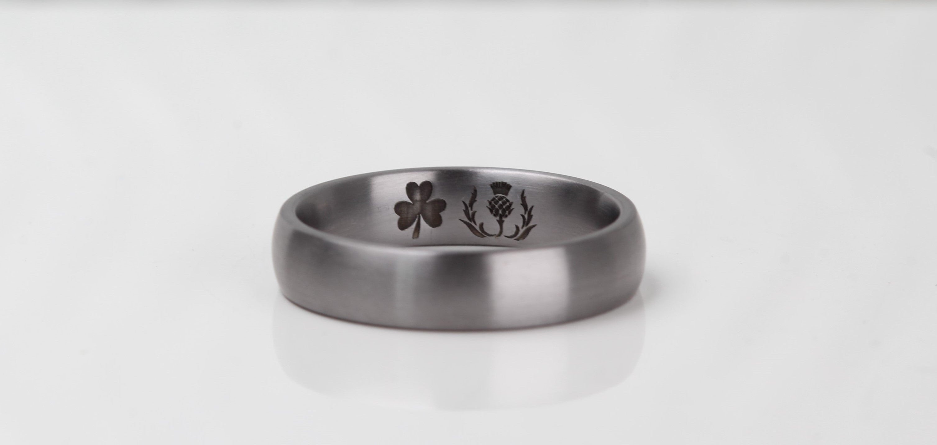 What to get engraved in wedding ring | Honestweddingadvice.com