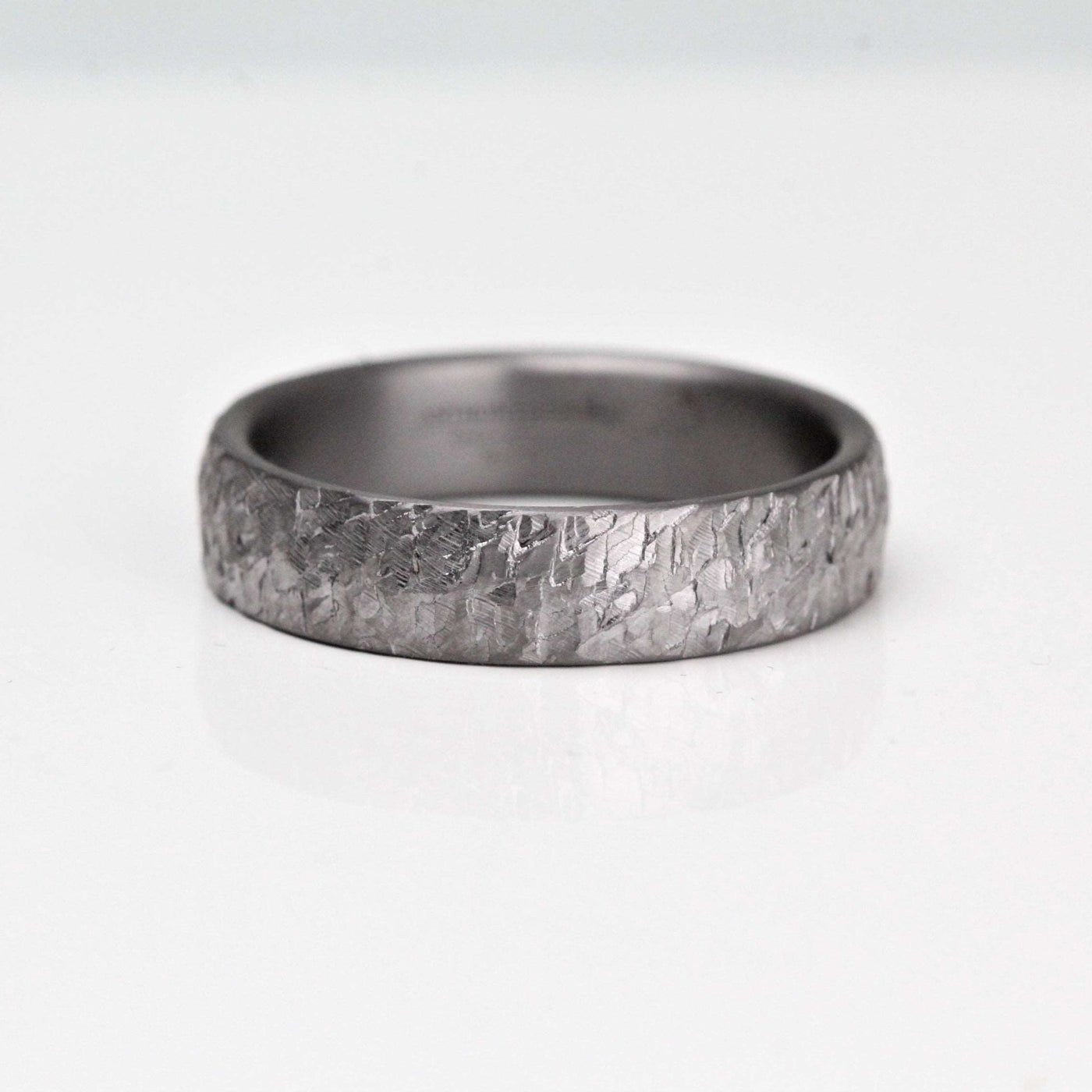 TANTALUM - Structured surface, Ultra comfort fit, Wedding Ring (5 to 6mm)